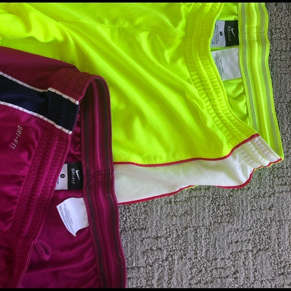Nike 4” running shorts (2) - Picture 2 of 3